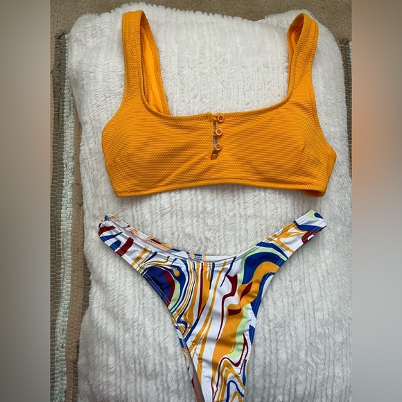 Yellow and patterned bikini set bundle! (3 pieces) - Picture 3 of 4